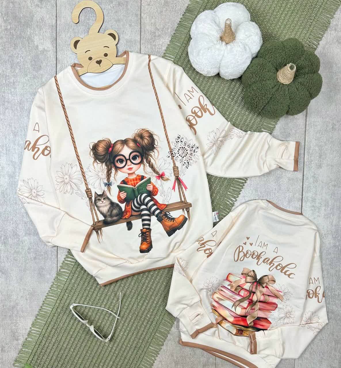 بلوز تک فینگردار دختر کتاب خوان