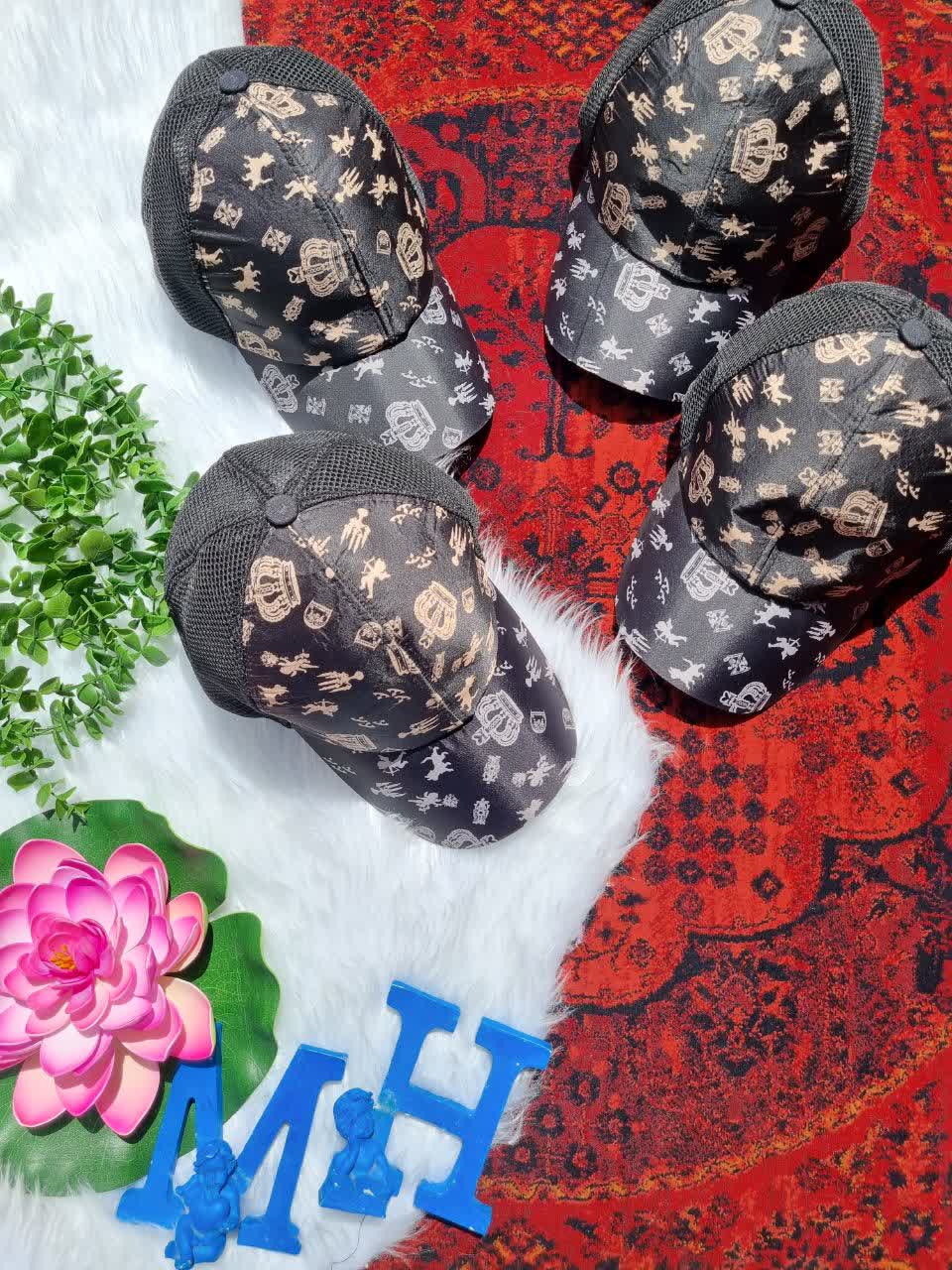 کلاه نقاب دار تاج